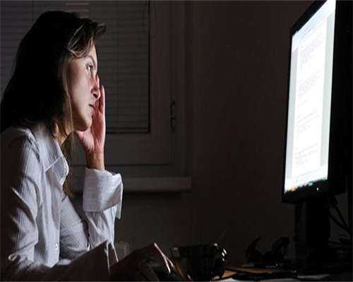 代怀孕网费用-自然周期移植后腹部疼、流褐色的血需要复查hcg吗？